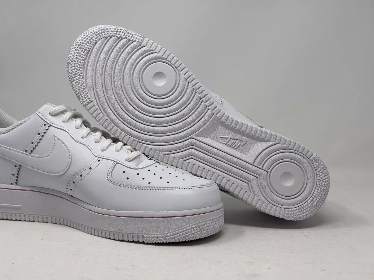 Nike Air Force 1 07 LV8